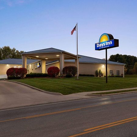 Days Inn By Wyndham Hillsboro Bagian luar foto